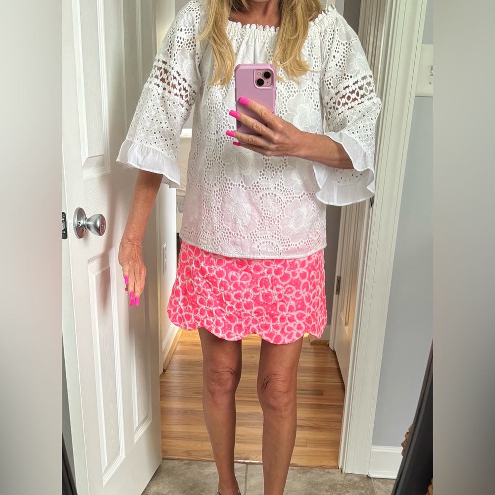 Lilly Pulitzer laurennie top, off shoulder, well made stunning lace